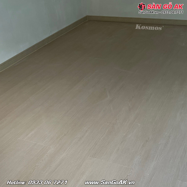 Sàn nhựa chịu lực vân gỗ sồi vàng nhạt Galawood S603