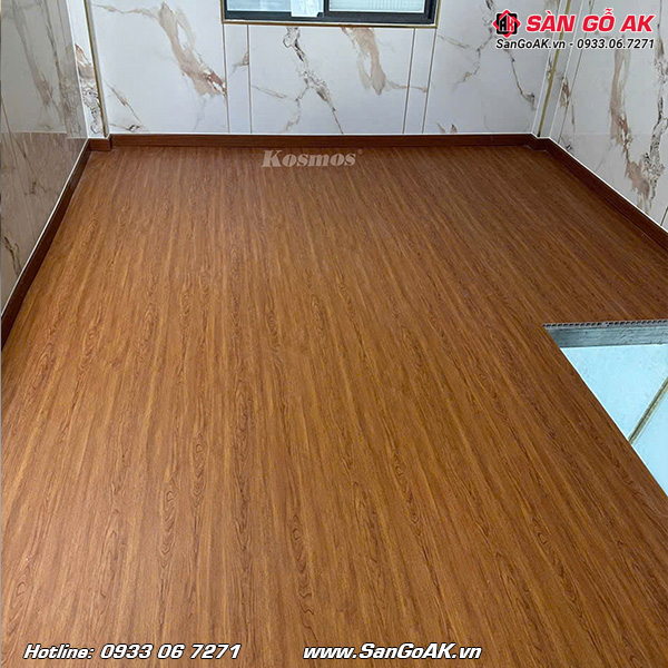 Sàn nhựa chịu lực vân gỗ vàng cam Galawood S604