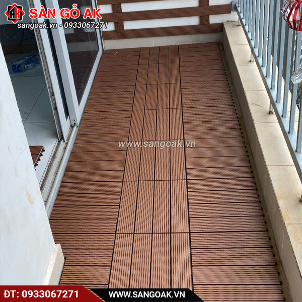 Vỉ gỗ nhựa ngoài trời Kosmos - Vân sọc VSVI300 Light Wood