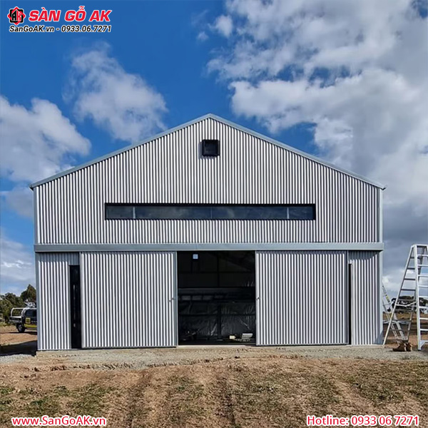 Tấm Panel Cách Nhiệt 7 Sóng PN7S-01 Màu Trắng Mờ