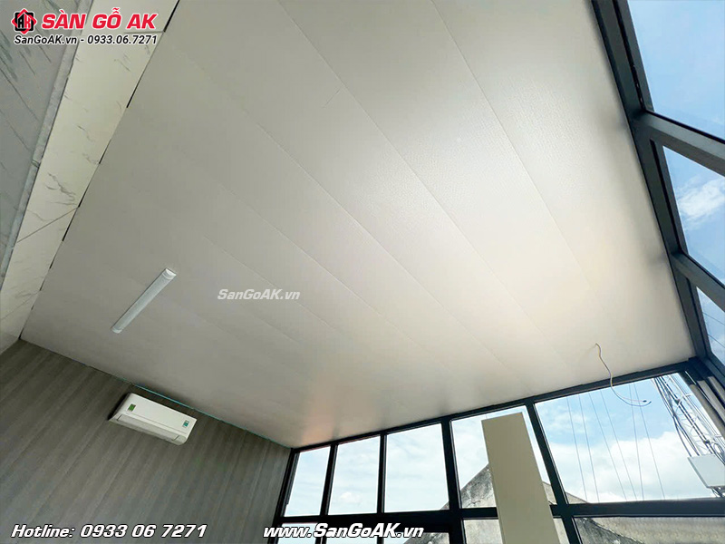 Tấm nhựa Nano ốp tường vân vải trắng kem 179-1