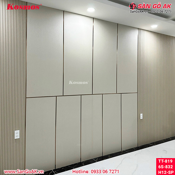 Tấm ốp than tre Kosmos vân vải chống xước vàng kem ánh kim TT-819CX