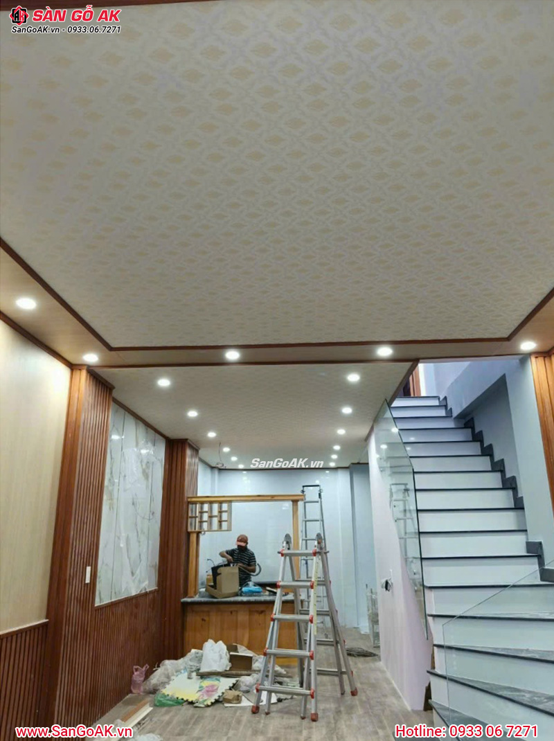 Tấm ốp Nano tráng gương siêu bóng hoa văn M11