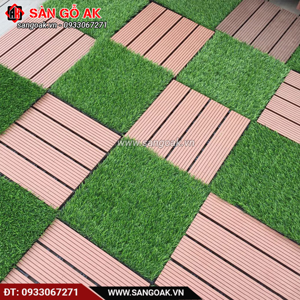 Lắp đặt vỉ gỗ nhựa ngoài trời vân sọc kết hợp với cỏ nhân tạo