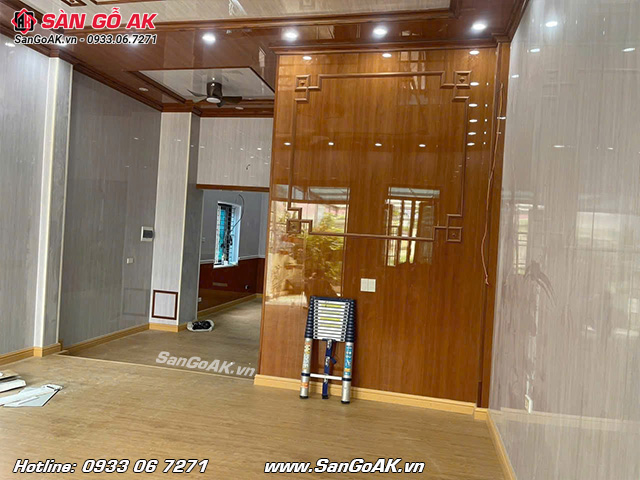 Bề mặt siêu bóng giúp cho ngôi nhà của bạn trở nên rộng rãi hơn và sáng hơn