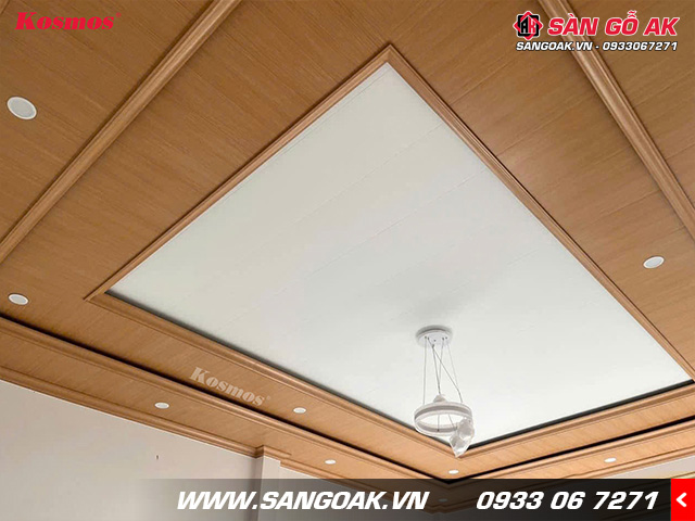 Sự kết hợp hài hòa giữa tấm ốp Nano màu trắng và vân gỗ tạo sự mới lạ, độc đáo