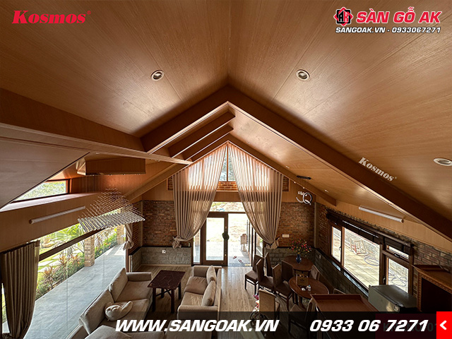 Ốp trần với tấm Nano Kosmos mang lại cho không gian sự sang trọng, ấm áp