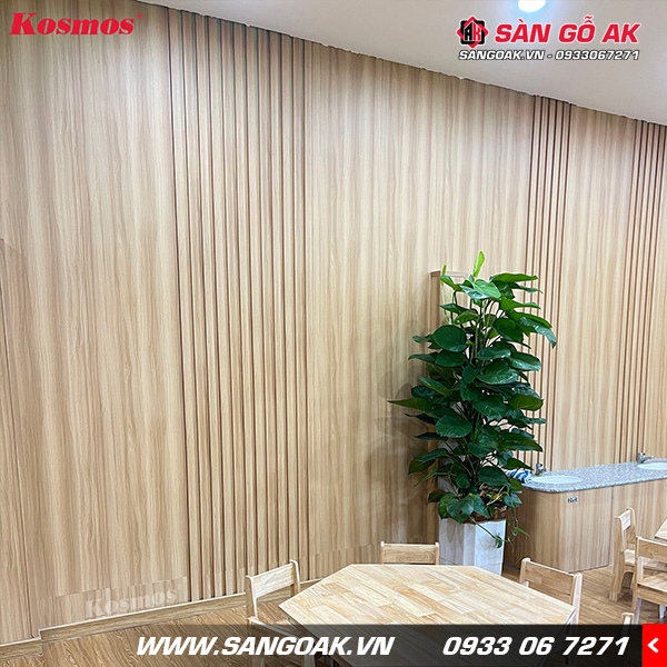Công trình trang trí nội thất với tấm ốp Nano Kosmos KNANO9-019 màu gỗ sồi vàng nhạt