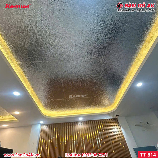 Công trình ốp trần bằng tấm ốp than tre sóng nước bạc TT-814