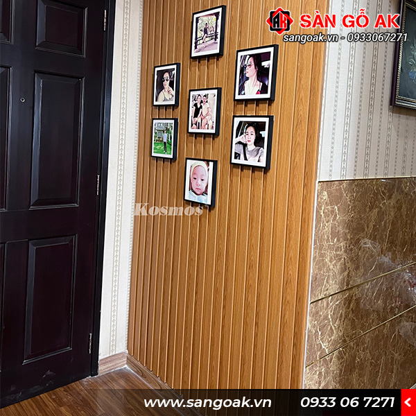 Trang trí tường nhà với lam 3 sóng thấp kết hợp với tranh ảnh