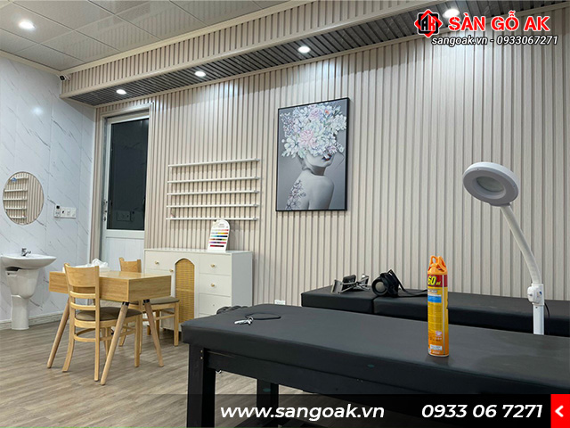 Công trình trang trí cửa hàng Spa với lam sóng Kosmos