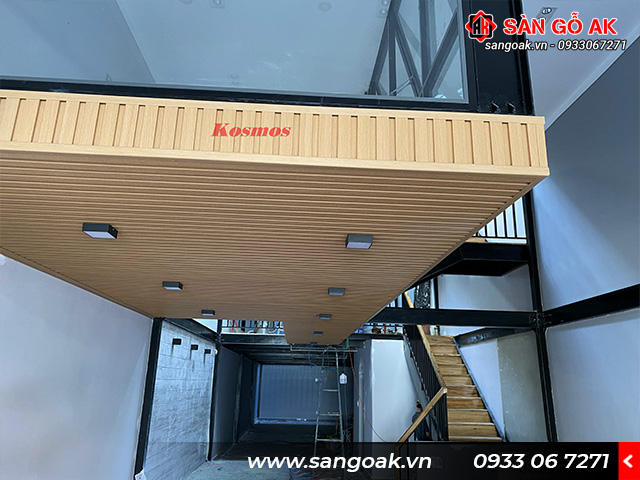 Lam sóng Kosmos còn được sử dụng để trang trí trần nhà tạo điểm nhấn