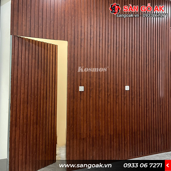 Công trình ốp tường, vách ngăn với lam sóng Kosmos 4S150X9-008