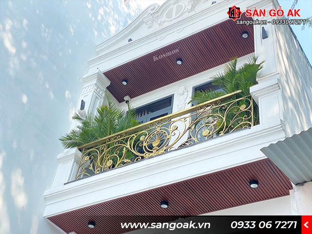 Lam sóng Kosmos còn được sử dụng để ốp trần ban công