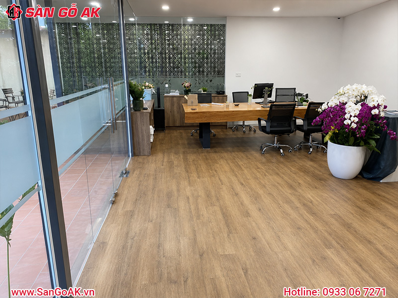  Công trình thực tế lót sàn nhựa dán keo cho văn phòng tại TPHCM