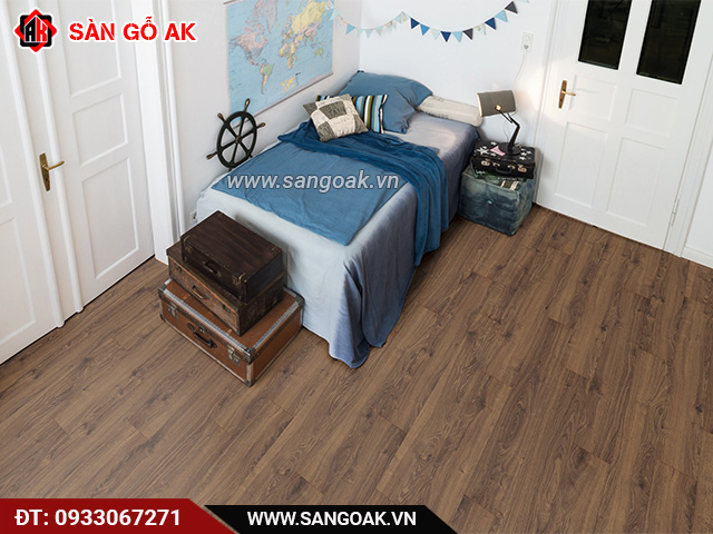 Sàn gỗ công nghiệp Egger Aqua 12mm EPL101 màu nâu đỏ sậm