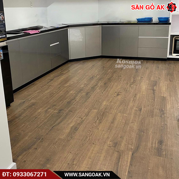 Thi công sàn gỗ Egger EPL075 siêu chịu nước 1000 giờ