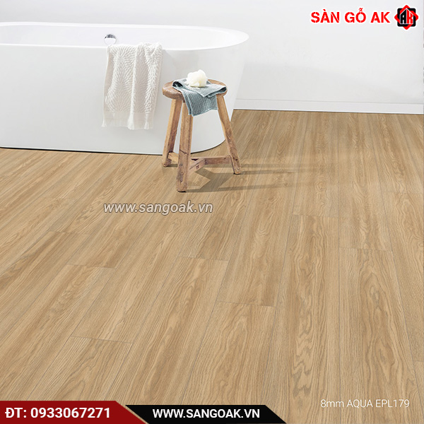 Sàn gỗ công nghiệp Egger Aqua 8mm EPL179 vân gỗ sồi màu vàng pha sắc xám