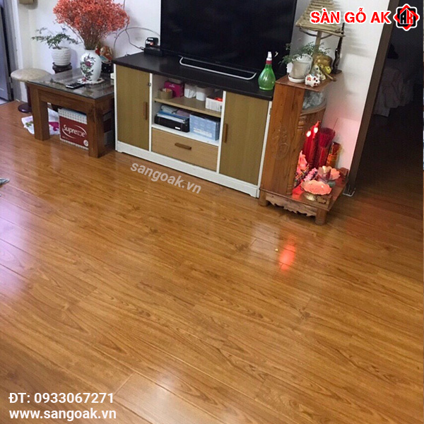 3. Lát sàn phòng khách với sàn gỗ Galamax BG221