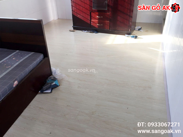 5. Thi công lót sàn phòng ngủ với sàn gỗ Galamax BG228