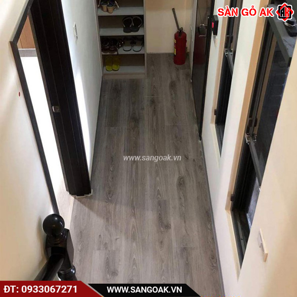 Sàn gỗ Robina O143 nhập khẩu từ Malaysia bảo hành 10 năm