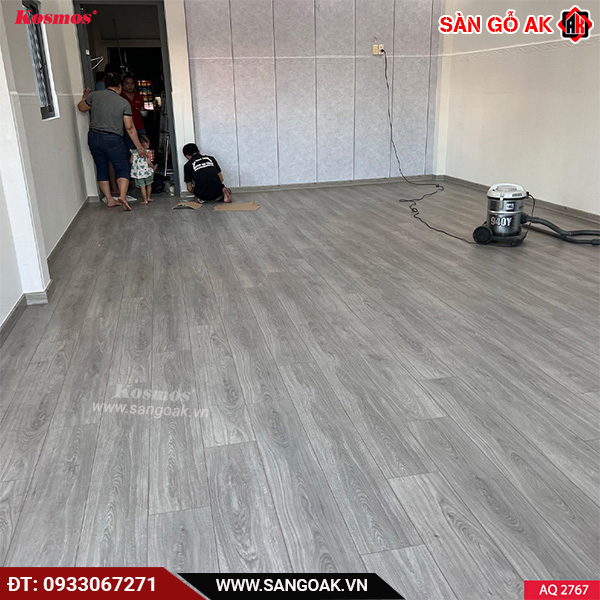 Thi công lắp đặt sàn gỗ Robina Aqua AQ2767 tại TPHCM
