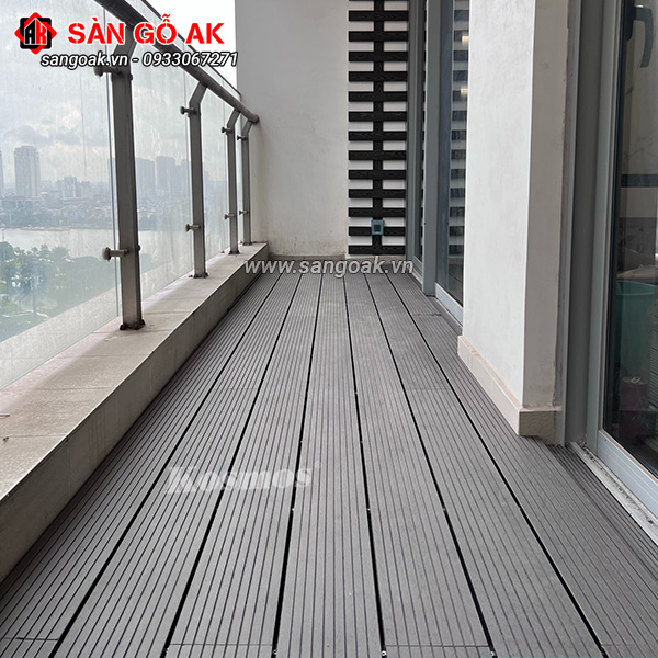 Công trình lắp đặt sàn gỗ nhựa tại khu vực ban công