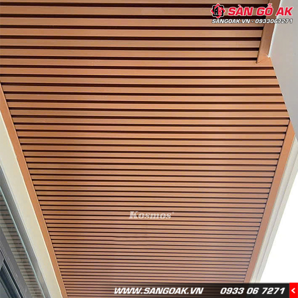 Được làm từ nhựa PVC cao cấp và lớp phủ ASA lam sóng màu Walnut nên có độ bền cao