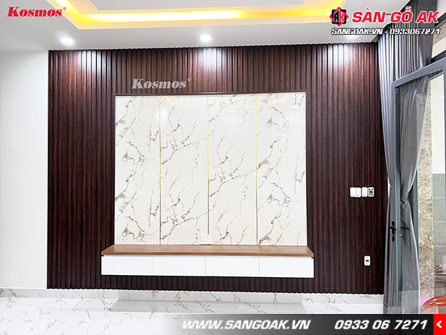 Kết hợp tấm ốp PVC2001 với lam sóng vân gỗ mang lại vẻ đẹp cân đối hài hòa