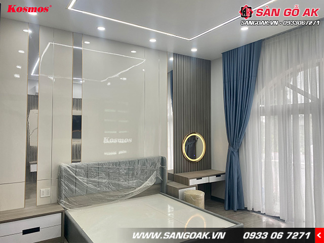 Sử dụng đèn led sẽ giúp cho bề mặt tấm ốp PVC2023 trở nên sáng bóng và nổi bật hơn