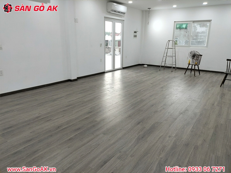 Phòng Khách Lát Sàn Gỗ Công Nghiệp Dễ Bảo Dưỡng