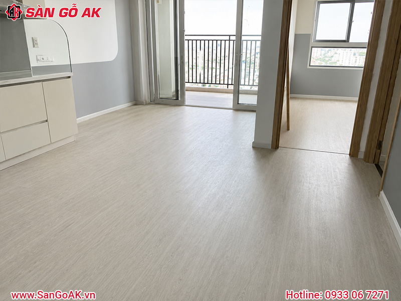 Thi Công Sàn Nhựa Hèm Khóa Giả Gỗ Cho Căn Hộ Trọn Gói