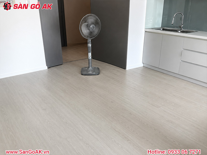 Không Gian Căn Hộ Sang Trọng Với Sàn Nhựa Hèm Khóa Giả Gỗ