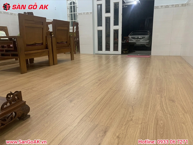Thi Công Lát Sàn Gỗ Công Nghiệp Cho Phòng Khách Giá Rẻ