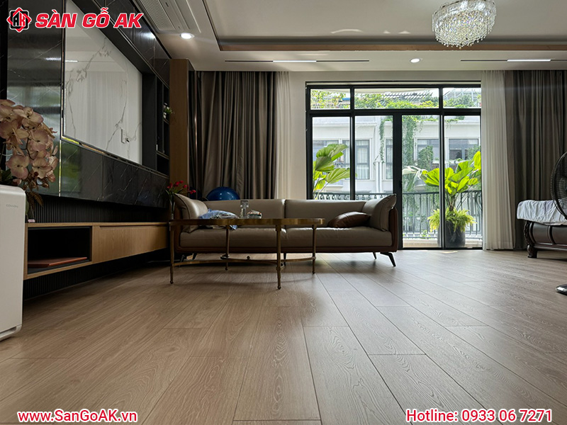 Tạo Điểm Nhấn Cho Phòng Khách Với Sàn Gỗ Công Nghiệp