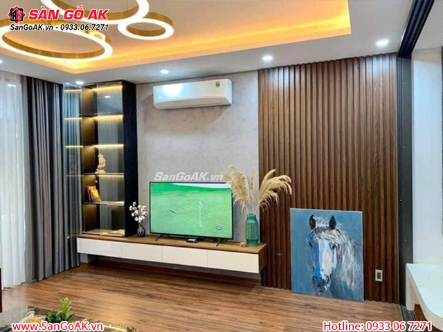 Lam 3 sóng vân gỗ ốp vách tivi phòng khách sang trọng