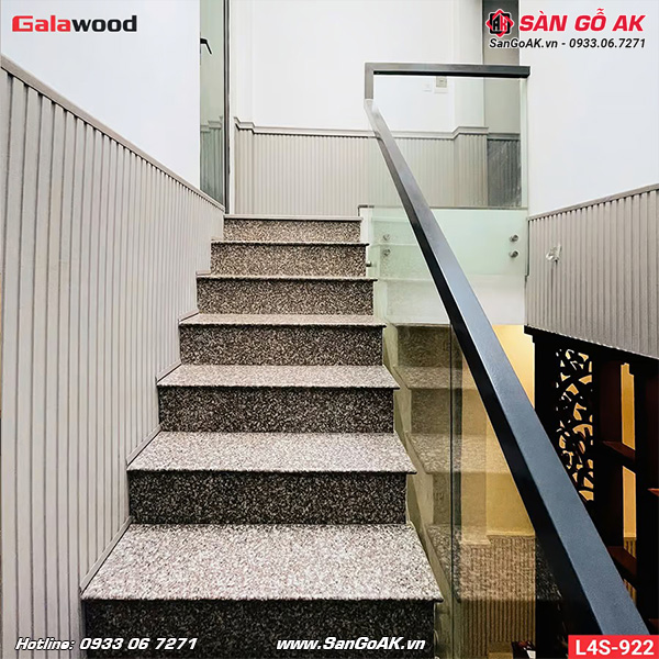 Ốp vách cầu thang sang trọng, độc đáo với lam sóng Galawood L4S-922