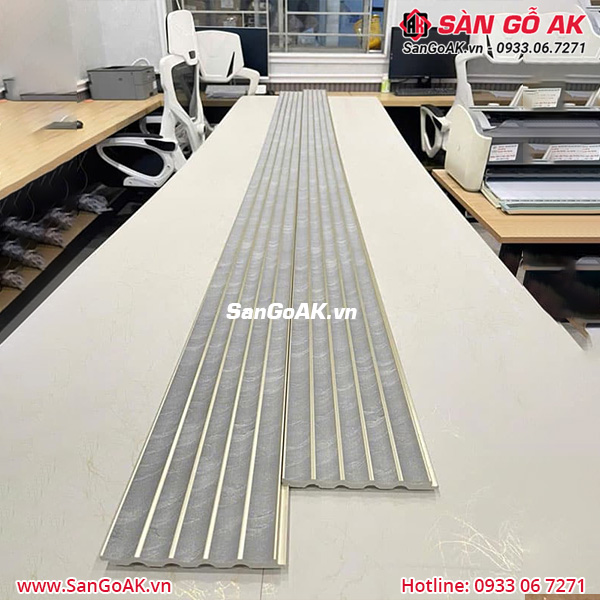 Thi công tấm ốp lam sóng PS trên bề mặt bằng phẳng, khô ráo