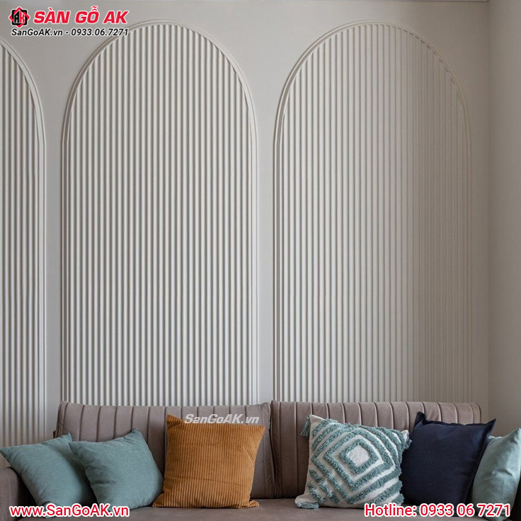 Lam sóng vòm trắng tạo điểm nhấn nghệ thuật cho phòng khách