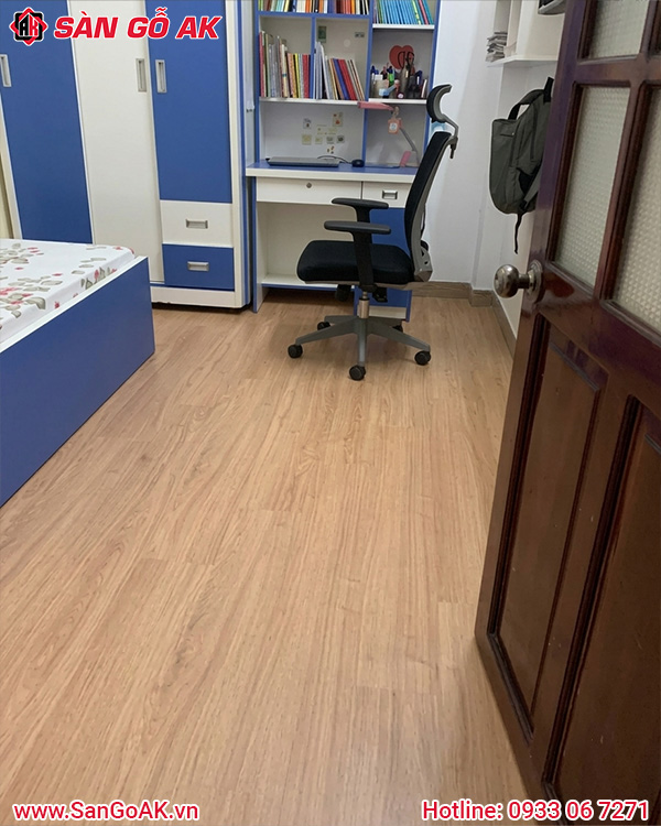 Phòng Ngủ Lát Sàn Gỗ Công Nghiệp Dễ Vệ Sinh