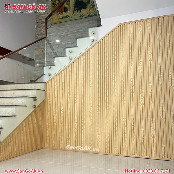 Công trình ốp tường với lam sóng vân gỗ vàng nhạt
