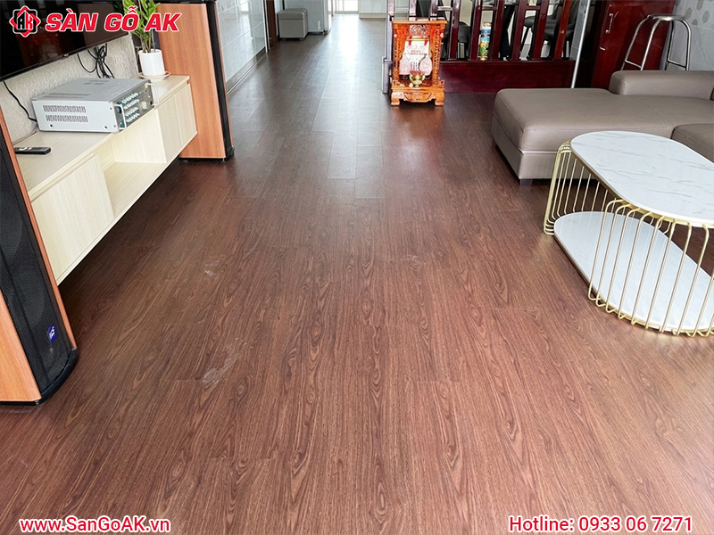 Chọn Màu Sàn Nhựa Hèm Khóa Phù Hợp Phòng Khách 