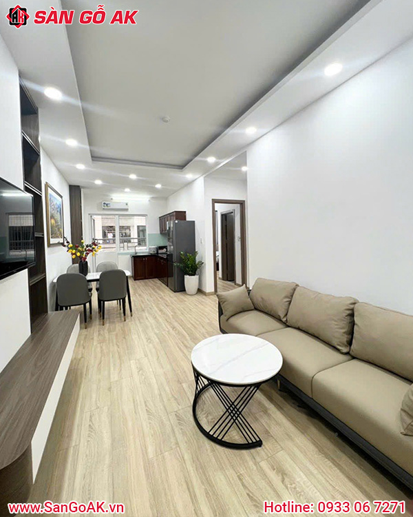 Phòng Khách Sang Trọng Với Sàn Gỗ Công Nghiệp
