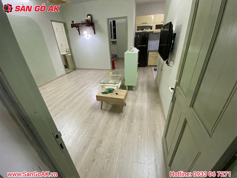 Sàn Gỗ Công Nghiệp Cho Phòng Khách Đi Lại Êm Chân