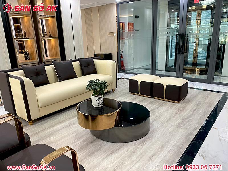 Trang Trí Khu Vực Tiếp Khách Bằng Sàn Gỗ Công Nghiệp
