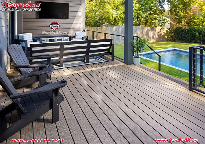Sàn gỗ nhựa lót ban công sân vườn đẹp liền kề hồ bơi