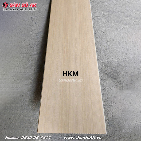 Tấm nhựa Nano HKM vân gỗ vàng nhạt dùng để ốp tường, ốp trần nội thất