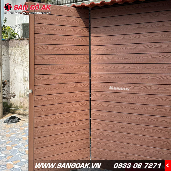 Được làm từ chất liệu cao cấp tấm ốp gỗ nhựa rất thích hợp làm cửa cổng