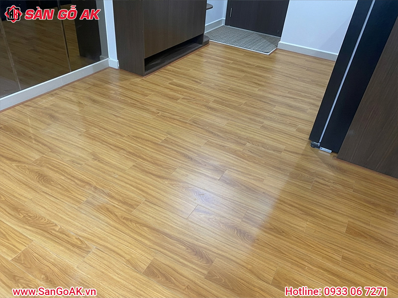 Mẫu Sàn Gỗ Công Nghiệp Giúp Phòng Bếp Luôn Sạch Đẹp
