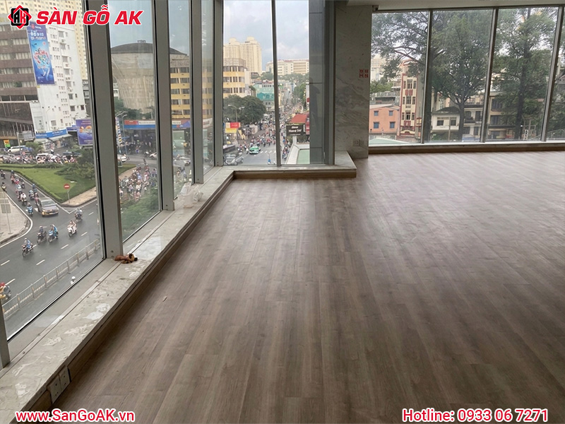 Nâng Cao Hình Ảnh Doanh Nghiệp Với Sàn Nhựa Hèm Khóa